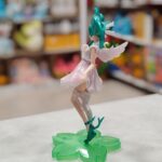 اکشن فیگور هاتسونه پایه دار لباس سفید وارداتی - Image 4