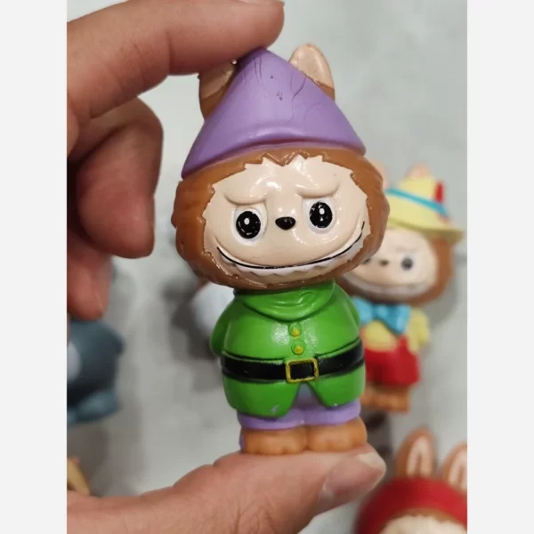 فیگور لبوبوLabubu سری شنل قرمزی تکی وارداتی - Image 4