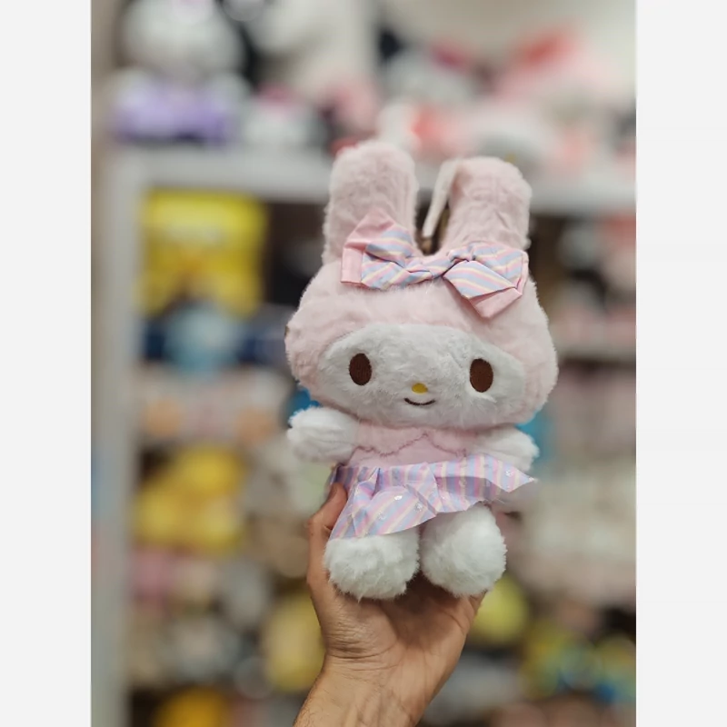 UQJHl5Ieske0u6LyFiqxjevBTPAVlmtsRqwieY2wFllCHASB2h.jpg_800X800X70 عروسک کرومی ملودی بال و لباس براق وارداتی - Image 1