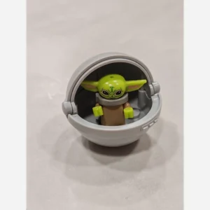 لگو بی بی یودا داخل گوی وارداتی