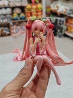 فیگور دختر نشسته ساکورامیکو وارداتی طرح خاص - Image 7