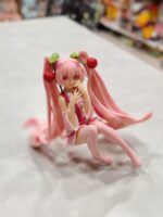 فیگور دختر نشسته ساکورامیکو وارداتی طرح خاص