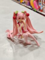 فیگور دختر نشسته ساکورامیکو وارداتی طرح خاص - Image 3