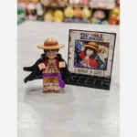 لگو مینی فیگور لوفی کلاه حصیری پس زمینه وارداتی